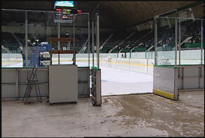 Thumbnail image for Section Boys Hockey Roseville v. Hill Murray  2.25.14