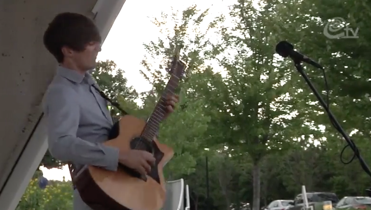 Thumbnail image for Vinnie Rose in Concert at Salo Park